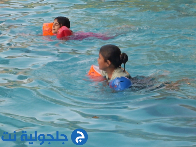انهاء دورة سباحة  لأطفال جلجولية في بركة الطيرة